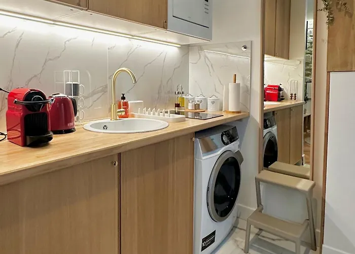 Amelot, Charming & Pierre Apartment *