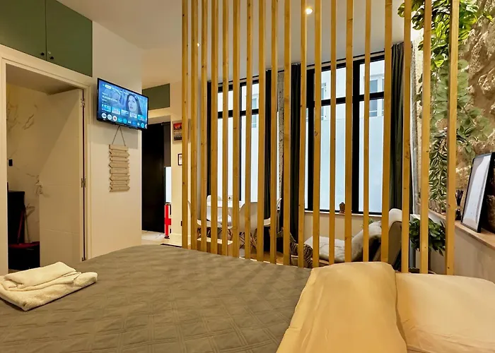 Amelot, Charming & Pierre Apartment Paris