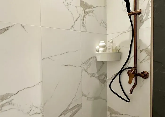 Amelot, Charming & Pierre